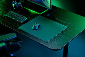 Razer Atlas Mauspad schwarz - Gaming-Mauspad aus gehrtetem Glas,