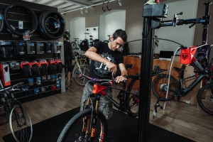 Mondraker RAZE CARBON RR SL - CUSTOM BUILD - Purple / Red M