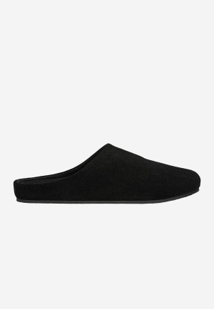 Wojas Czarne Klapki Z Linii Comfort Z Dwoiny Welurowej