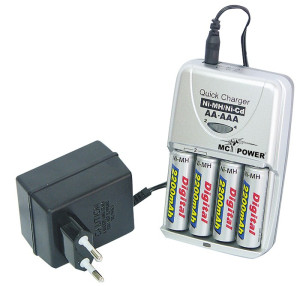 Akku-Ladegerät V-2200 turbo incl. 4x 2200 mAh Akkus