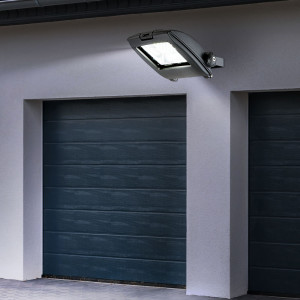 Schwenkbarer LED Außenstrahler aus grauem Alu