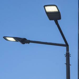2x 100 Watt LED Straßenlampe, 10.000 Lumen, neutralweiß