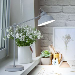LED Tischleuchte, grau, Spot verstellbar, Höhe max. 67 cm