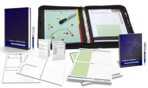 FOOTBALL - SET D'ENTRAÎNEMENT 3 (Dossier d'entraîneur + cahier d'exercices + carnet de notes + bloc-notes + feuilles d'observation de match)
