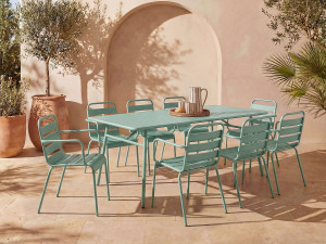 Vente-unique Tuineethoek van metaal - Een tafel D200 cm en 8 opstapelbare fauteuils - Amandelgroen - MIRMANDE van MYLIA