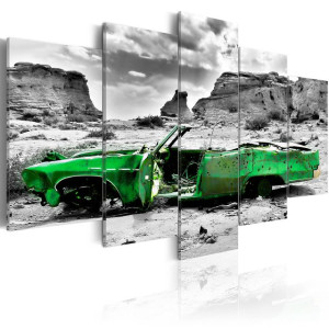 Tablou - Green retro car at Colorado Desert