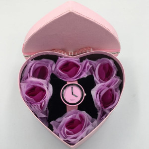 prezent dla siostry - flower box w stylu casual
