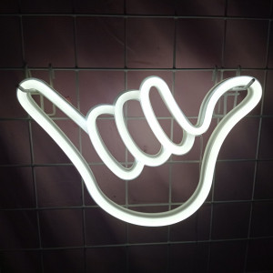 Neon led USB na ścianę znak ręka shaka