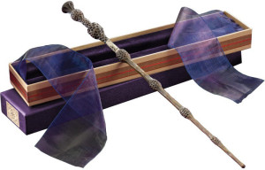 Różdżka magiczna The Noble Collection profesora Albusa Dumbledore'a w pudełku Ollivandera 38 cm (812370010066). Różdżki magiczne