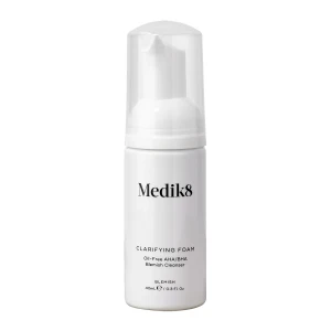Medik8 - Try Me Size - Clarifying Foam - Čistiaca pena bez obsahu oleja s AHA/BHA kyselinami - 40ml