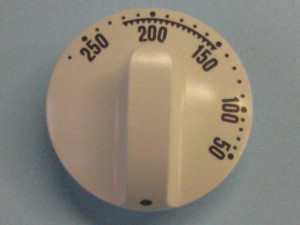 Pokrętło termostatu do piekarnika i kuchenki Gorenje / Hisense białe 592586