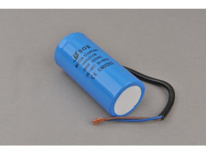 Kondensator rozruchowy Domax 180 µF 320 V z przewodami 27012