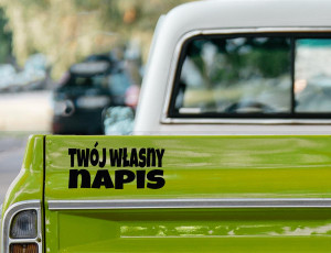 Naklejka na samochód z własnym tekstem