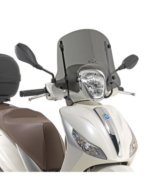 Szyba do skutera GIVI Piaggio Medley 125/150 (16-19) przyciemniana [mocowanie w zestawie]