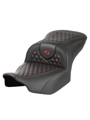 Kanapa motocyklowa dla kierowcy i pasażera Saddlemen Roadsofa HC Harley Davidson Road Glide/ Street Glide (wybrane modele) (23-) czarno-czerwona