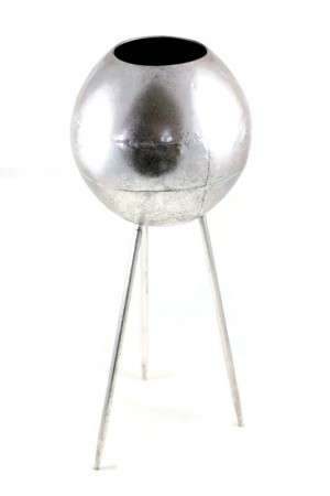 Kwietnik metalowy w kolorze srebrnym na metalowych nogach 66 cm