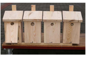 4 Stück Futterspender Vogelhäuser aus Holz   AiA1 Vogel-Futterstation Satz von 4 Artikel