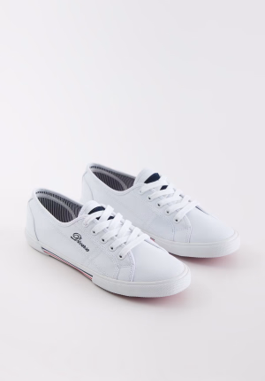 Białe sneakersy damskie