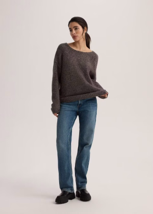 Melanżowy sweter damski z obniżoną linią ramion