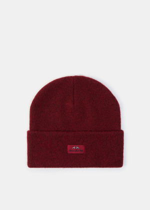 Dzianinowa czapka beanie z naszywką