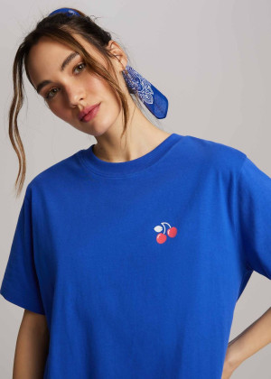 Luźny T-shirt damski z nadrukiem