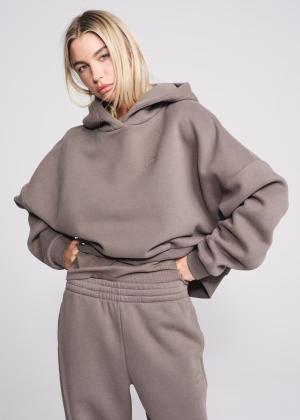 Krótka bluza z kapturem