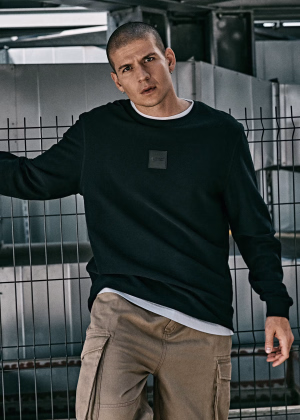Stylowa bluzka z miękkiej bawełny z logowanym detalem