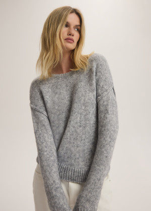 Melanżowy sweter damski z obniżoną linią ramion