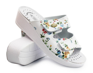 Klapki dla kobiet do pracy na koturnie Sanital-Flex 714 flower
