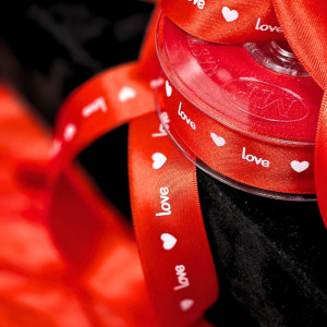 wstążka LOVE 25mm*25m RED