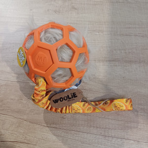 WOOLIE WHILLIE Piłka z Futrem Owczym na Linie z Amortyzatorem - Duża