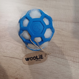 WOOLIE WHILLIE Piłka z Futrem Owczym - Średnia