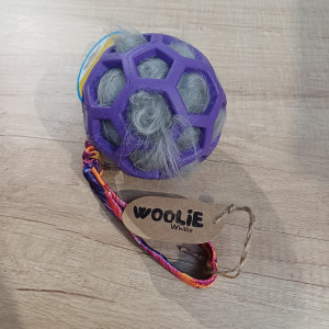 WOOLIE WHILLIE Piłka z Futrem Owczym na Linie z Amortyzatorem - Średnia