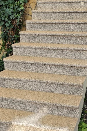 Schodek granitowy żółty G682 płomień Bullnose | 120x35x2 cm