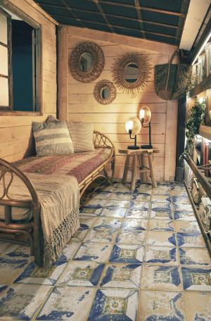 5FS Heritage Square LT 45x45