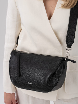 PENELOPE czarna skórzana torebka damska listonoszka torba na ramię srebrne elementy