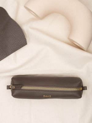 PIÓRNIK ciemny taupe skórzany etui na długopisy