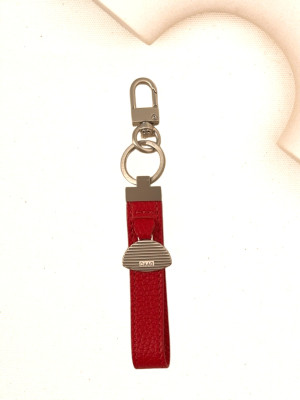 BRELOCZEK pasek czerwony do kluczy skórzany srebrne elementy