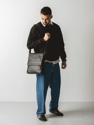 LUCAS czarna skórzana torba męska listonoszka