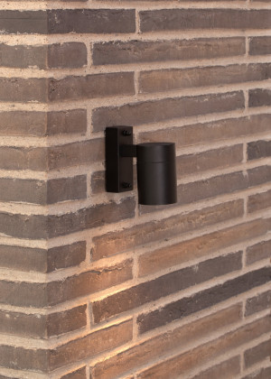 Plechová nástenná lampa Black Nordlux