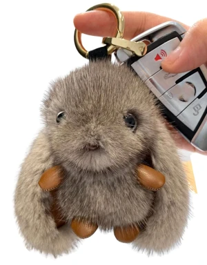Brelok Królik zawieszka do torebki pompon puszysty króliczek brązowy