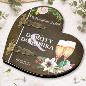 Drewniany album serce z nadrukiem - Zostaną Wspomnienia