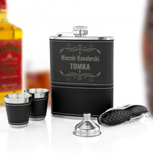 Piersiówka, kieliszki i scyzoryk z grawerem dla niego - Kawaler