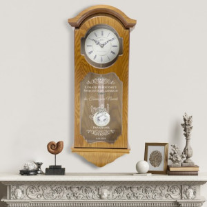 Zegar wiszący Adler drewniany z grawerem - Rocznica święceń