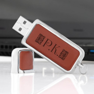 Pendrive dla niego z grawerem 32 GB - Z inicjałami