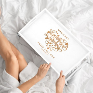 Stolik śniadaniowy z grawerem dla niej na walentynki - Serce