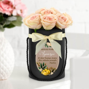 Flower box ze sztucznymi kwiatami na dzień mamy - Moc całusów