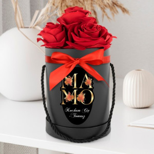 Flower box ze sztucznymi różami na dzień mamy - Więź