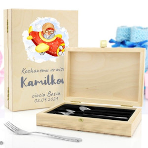 Sztućce dla dzieci z grawerem w drewnianym pudełku - Samolocik