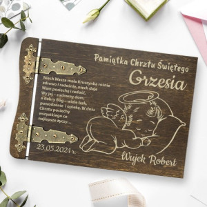 Drewniany album na zdjęcia z grawerem na chrzest - Kruszynka